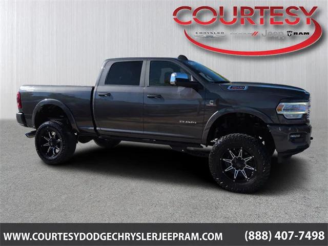 2022 RAM 3500 Laramie Crew Cab 4x4 64 Box