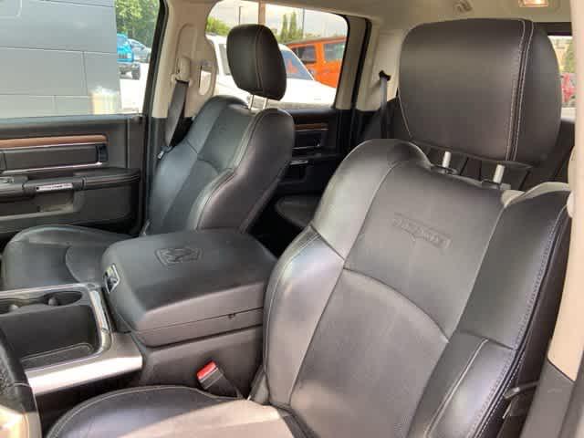 2017 RAM 1500 Laramie Crew Cab 4x4 57 Box