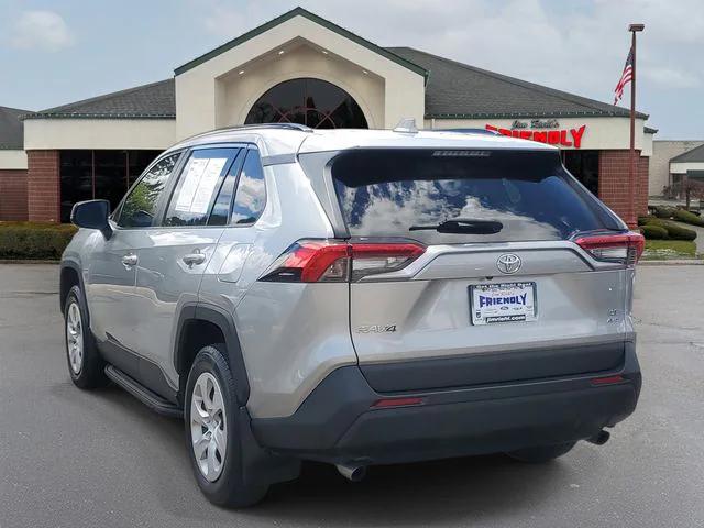 2020 Toyota RAV4 LE