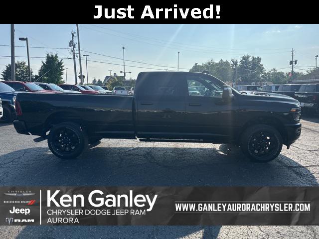 2025 RAM 3500 Laramie Crew Cab 4x4 8 Box