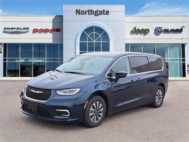 2023 Chrysler Pacifica Hybrid Touring L