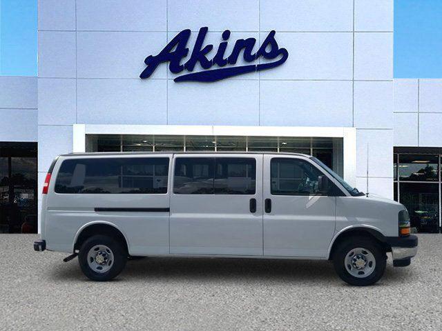 2024 Chevrolet Express Passenger RWD 3500 Extended Wheelbase LT