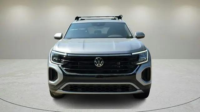 2026 Volkswagen Atlas Cross Sport SE with Technology