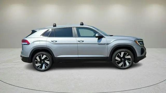 2026 Volkswagen Atlas Cross Sport SE with Technology