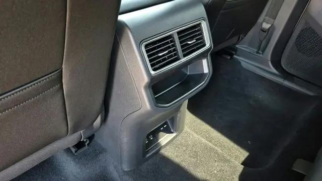 2026 Volkswagen Atlas Cross Sport SE with Technology
