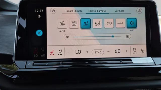 2026 Volkswagen Atlas Cross Sport SE with Technology