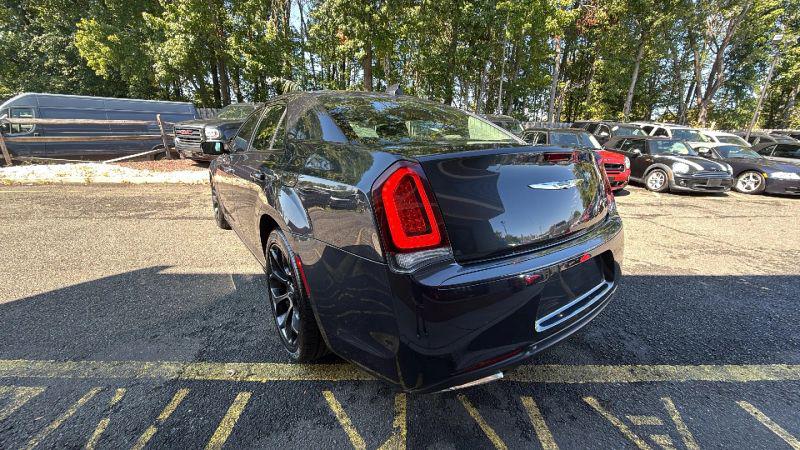 2019 Chrysler 300 Touring