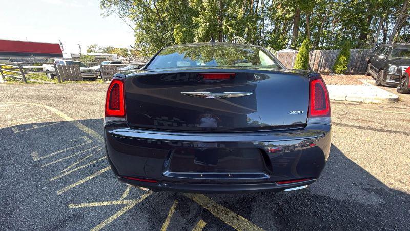 2019 Chrysler 300 Touring