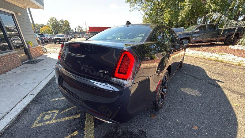 2019 Chrysler 300 Touring
