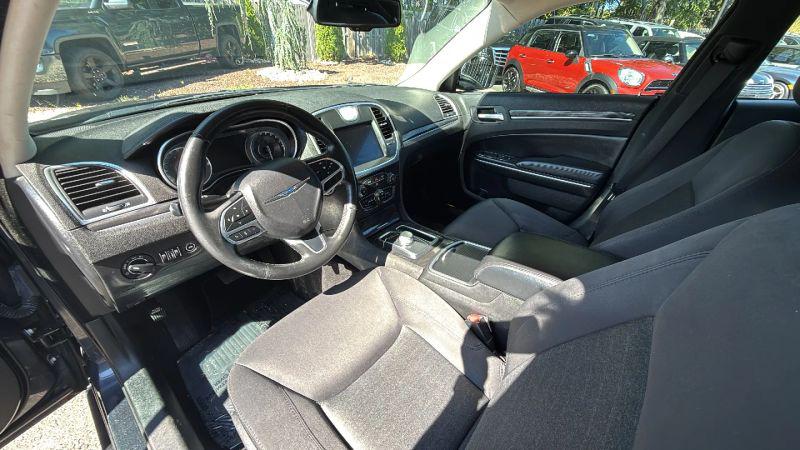 2019 Chrysler 300 Touring