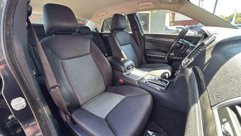 2019 Chrysler 300 Touring