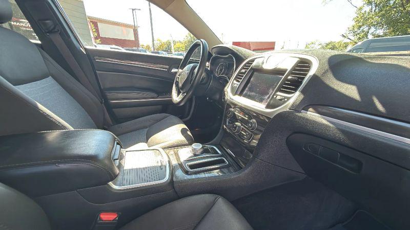 2019 Chrysler 300 Touring