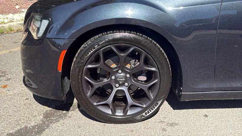 2019 Chrysler 300 Touring