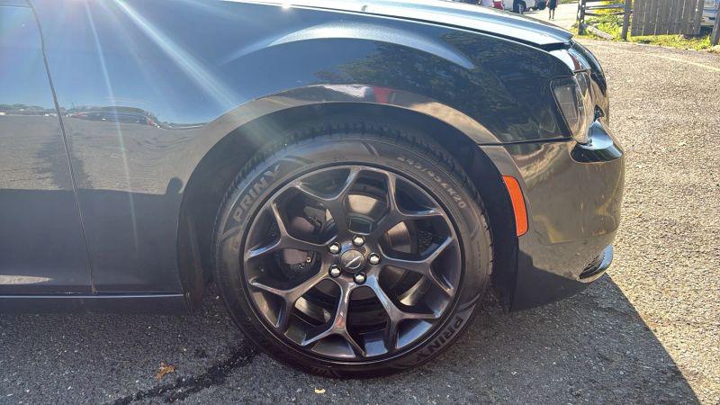 2019 Chrysler 300 Touring