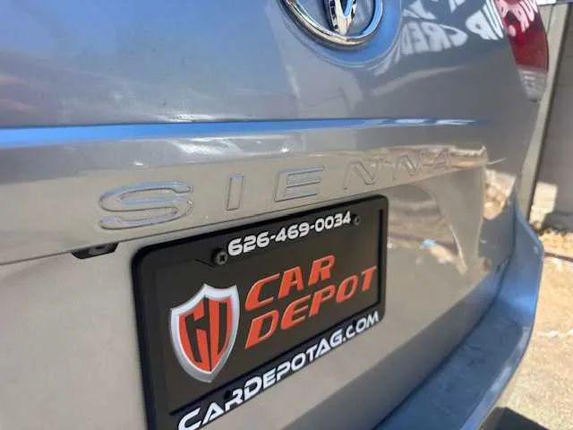 2014 Toyota Sienna XLE V6 8 Passenger