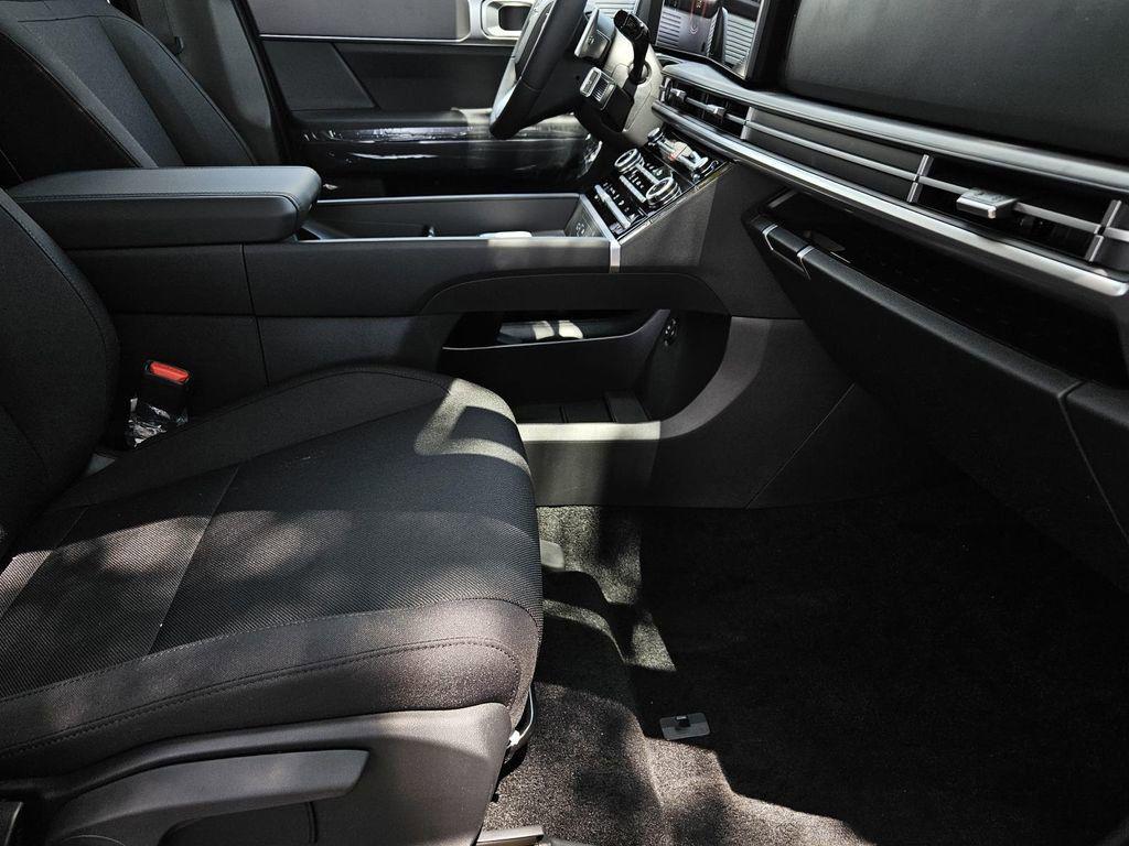 2026 Hyundai Santa Fe SE - Photo 9