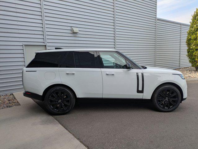 2025 Land Rover Range Rover P530 SE