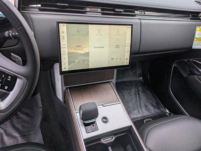 2025 Land Rover Range Rover P530 SE