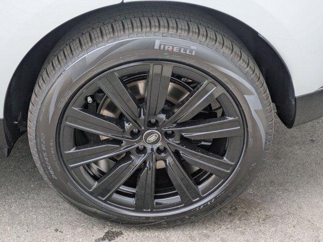 2025 Land Rover Range Rover P530 SE