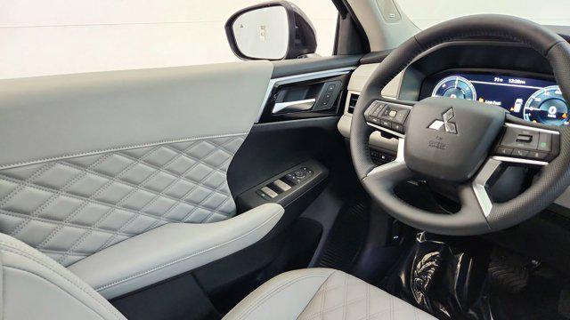 2025 Mitsubishi Outlander PHEV SEL Platinum Edition