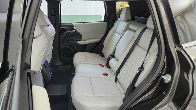 2025 Mitsubishi Outlander PHEV SEL Platinum Edition