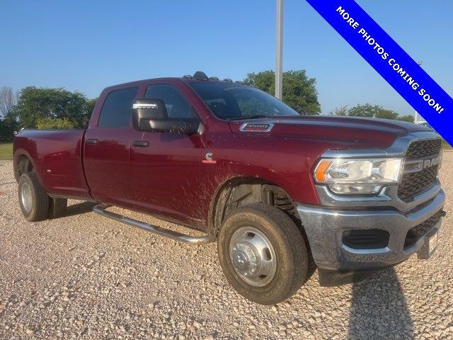2024 RAM 3500 Tradesman Crew Cab 4x4 8 Box