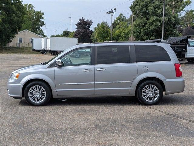 2015 Chrysler Town and Country Touring-L