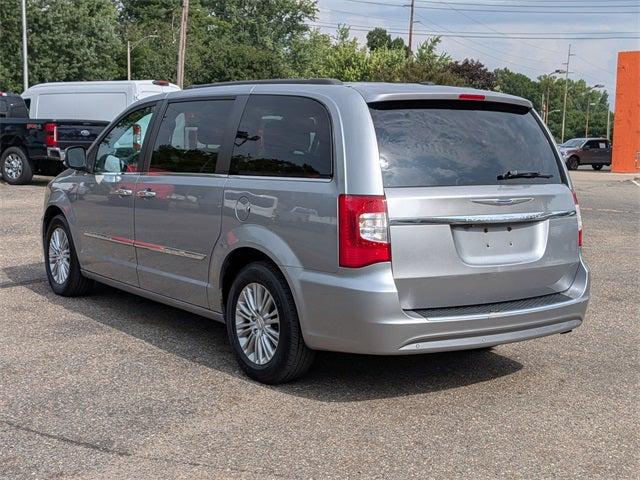 2015 Chrysler Town and Country Touring-L