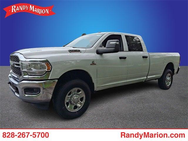2023 RAM 3500 Tradesman Crew Cab 4x4 8 Box