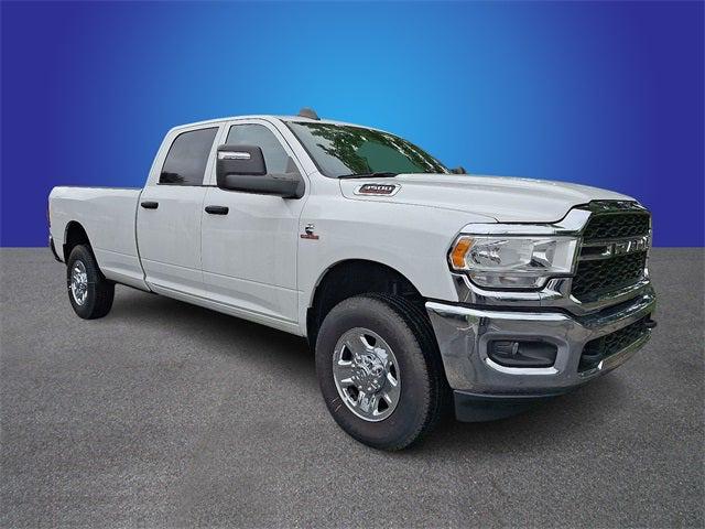 2023 RAM 3500 Tradesman Crew Cab 4x4 8 Box