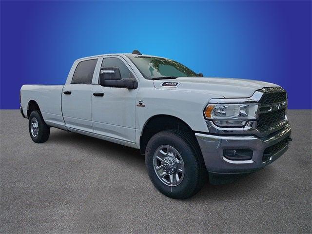 2023 RAM 3500 Tradesman Crew Cab 4x4 8 Box
