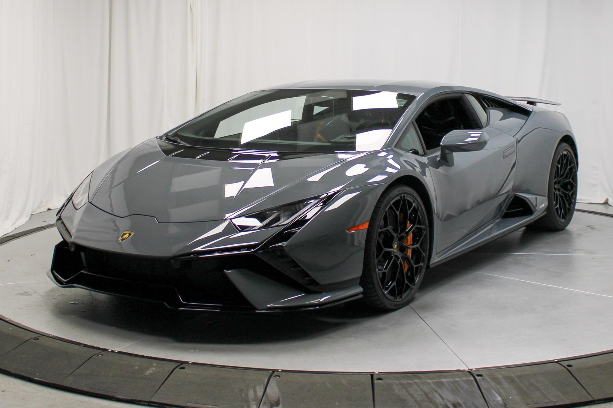 2024 Lamborghini Revuelto photo 2