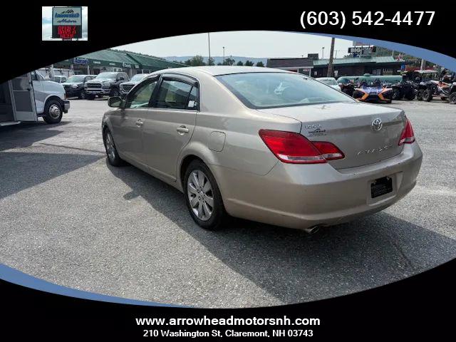 2005 Toyota Avalon XL Sedan 4D