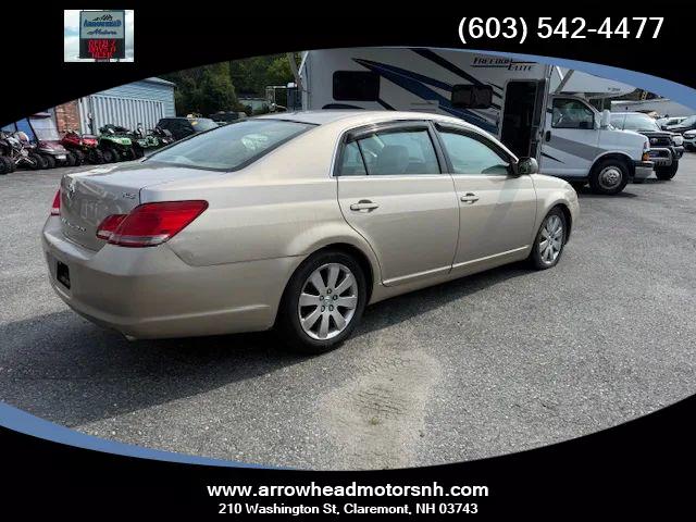 2005 Toyota Avalon XL Sedan 4D