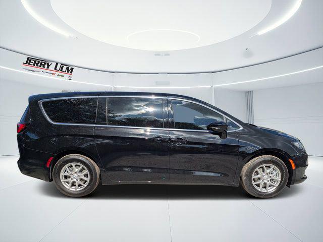 2026 Chrysler Voyager VOYAGER LX