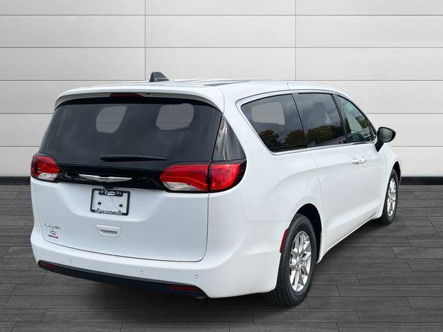 2026 Chrysler Voyager VOYAGER LX