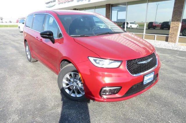 2026 Chrysler Pacifica Select AWD