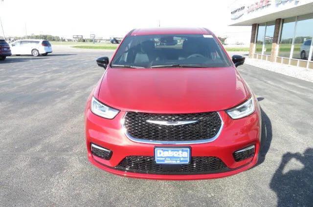 2026 Chrysler Pacifica Select AWD