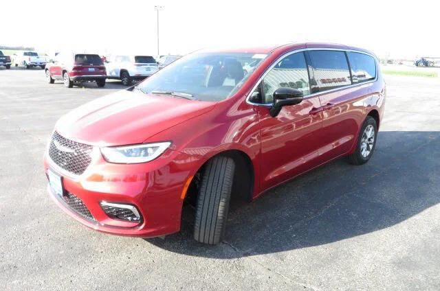 2026 Chrysler Pacifica Select AWD