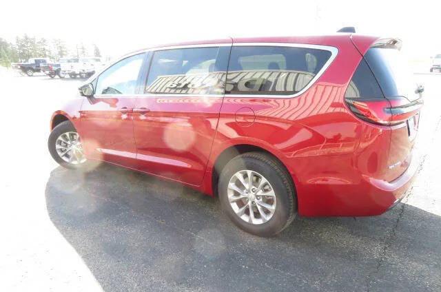 2026 Chrysler Pacifica Select AWD