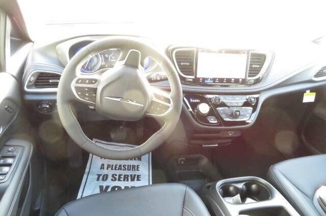 2026 Chrysler Pacifica Select AWD