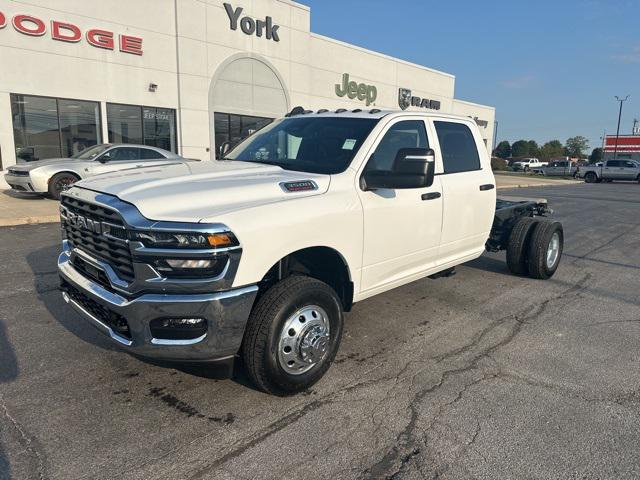 2026 RAM Ram 3500 Chassis Cab RAM 3500 TRADESMAN CREW CAB CHASSIS 4X4 60 CA 2026 RAM Ram 3500 Chassis Cab RAM 3500 TRADESMAN CREW CAB CHASSIS 4X4 60 CA