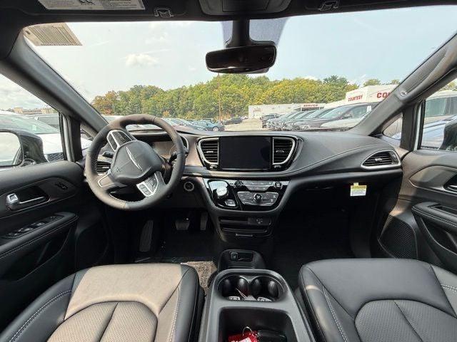 2026 Chrysler Pacifica Select AWD