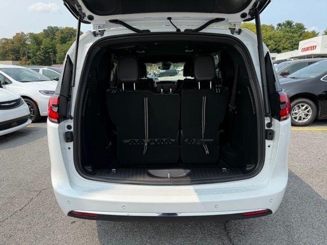 2026 Chrysler Pacifica Select AWD