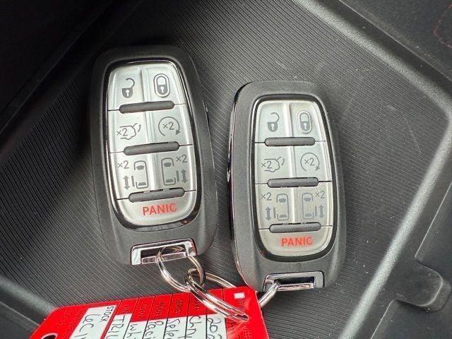 2026 Chrysler Pacifica Select AWD