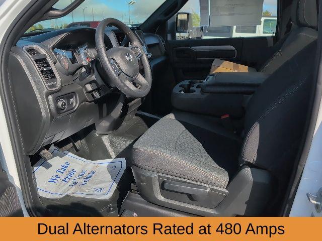 2026 RAM Ram 5500 Chassis Cab RAM 5500 TRADESMAN CHASSIS REGULAR CAB 4X4 60 CA 2026 RAM Ram 5500 Chassis Cab RAM 5500 TRADESMAN CHASSIS REGULAR CAB 4X4 60 CA