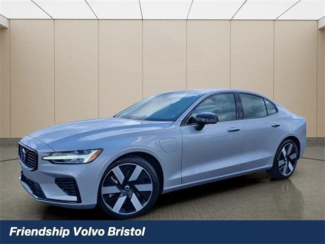 2024 Volvo S60 Recharge Plug-In Hybrid T8 Plus Dark Theme