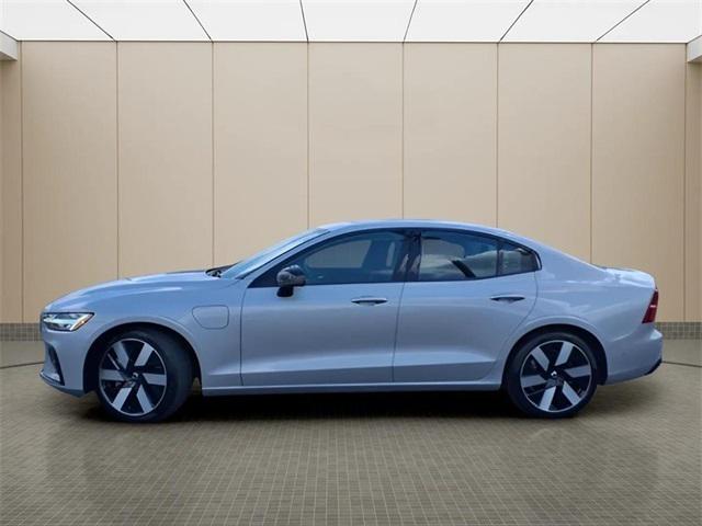 2024 Volvo S60 Recharge Plug-In Hybrid T8 Plus Dark Theme