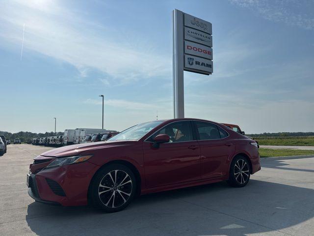 2020 Toyota Camry SE