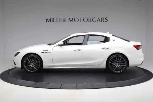 2022 Maserati Ghibli Modena Q4